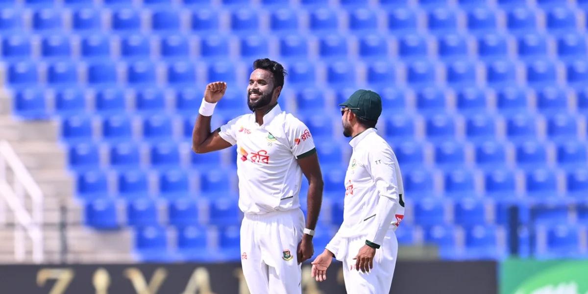 ২ উইকেট হারিয়ে বিপাকে আফগানিস্তান