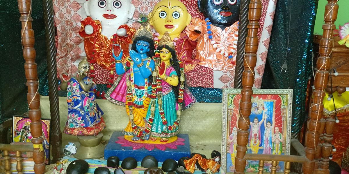 আখাউড়ায় মন্দিরের গ্রিল কেটে মূর্তি ও স্বর্ণালংকার চুরি