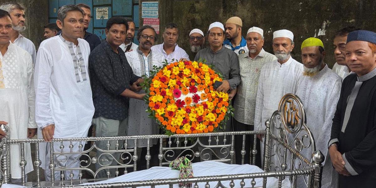 চট্টগ্রামের প্রবীণ সাংবাদিক সুলতান আহমেদ আশরাফীর প্রথম জানাজা সম্পন্ন