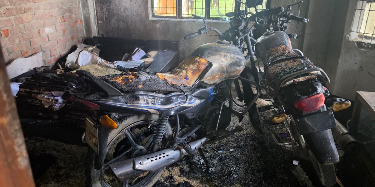 নেত্রকোণায় গ্রামীণ ব্যাংকের শাখায় আগুন