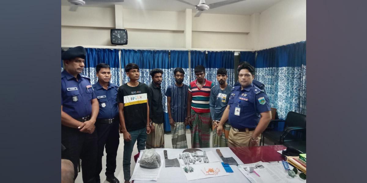 পাবনায় মাদকসহ গ্রেপ্তার ৫