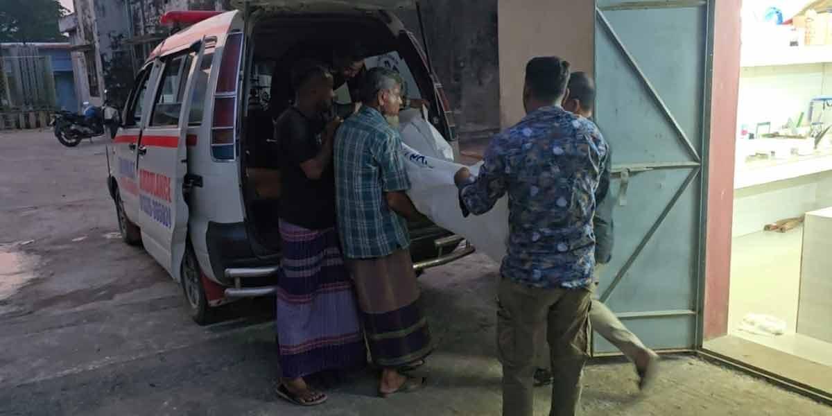 বিয়ের দাওয়াত না দেওয়ায় চাচাতো ভাইকে কুপিয়ে হত্যা