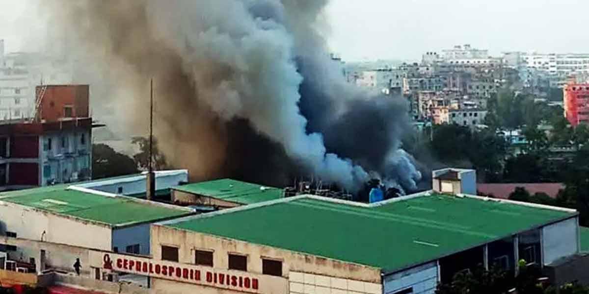 গাজীপুরে ইবনে সিনা ফার্মাসিউটিক্যালসের আগুন নিয়ন্ত্রণে