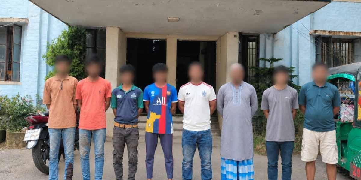 রাঙামাটিতে বিশেষ অভিযানে অস্ত্র-গুলিসহ গ্রেপ্তার ৮