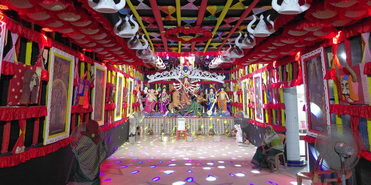 দুর্গাপূজায় শিল্পের ছোঁয়া, রাজবাড়ীতে ব্যতিক্রমী ‘অসুরা মণ্ডপ’