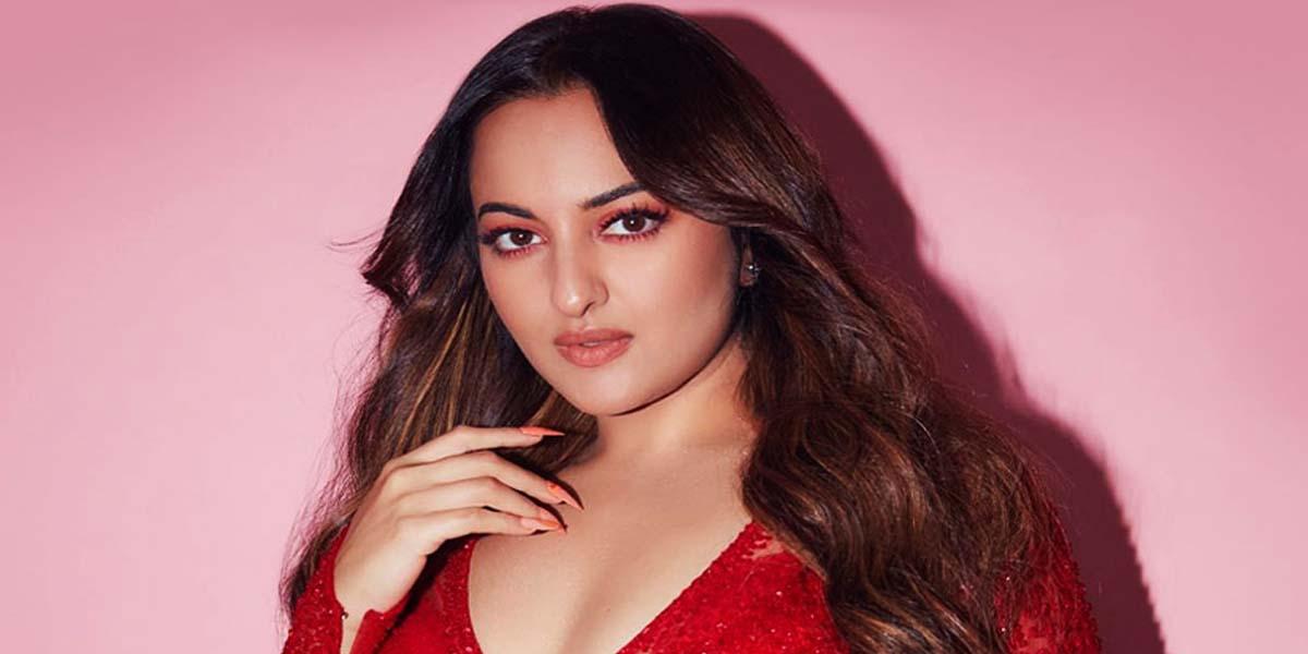 আটকে গেল সোনাক্ষীর সিনেমা