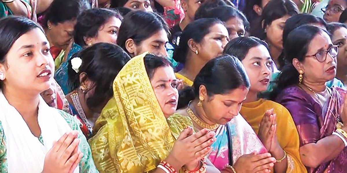 অঞ্জলি, আরতি ও যজ্ঞে মহানবমী উদযাপন