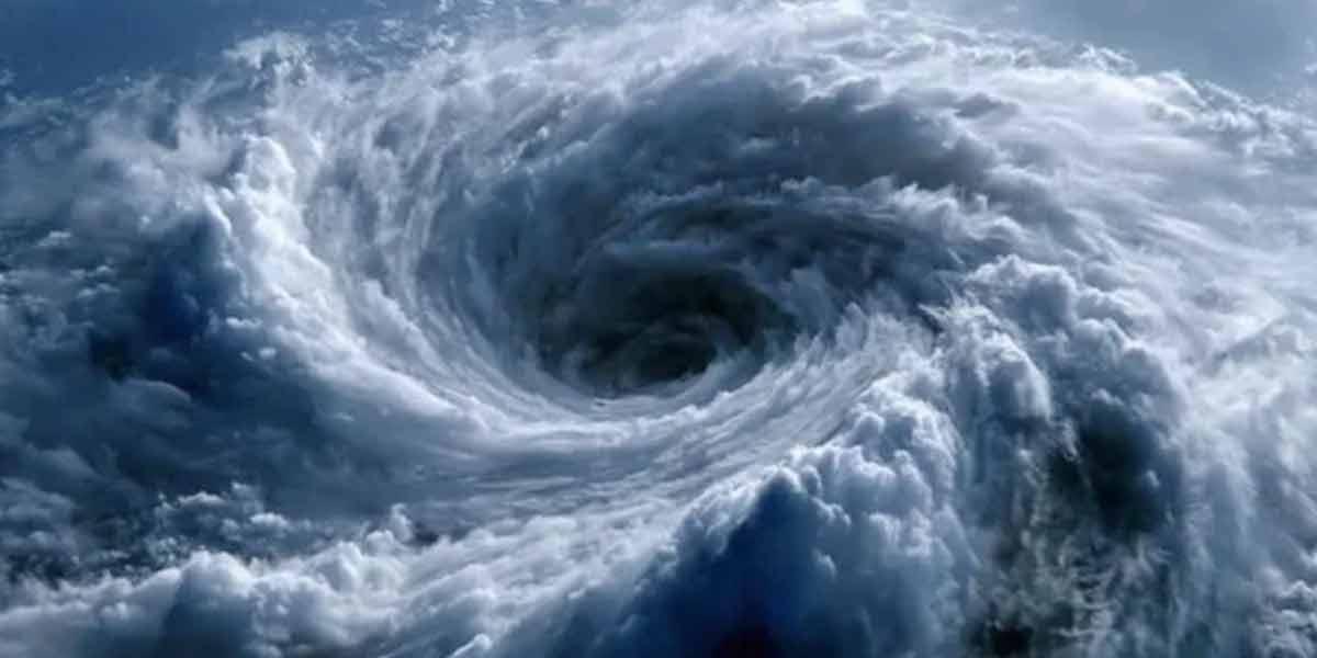 ধেয়ে আসছে শক্তিশালী সুপার টাইফুন ‘চাম্পি’