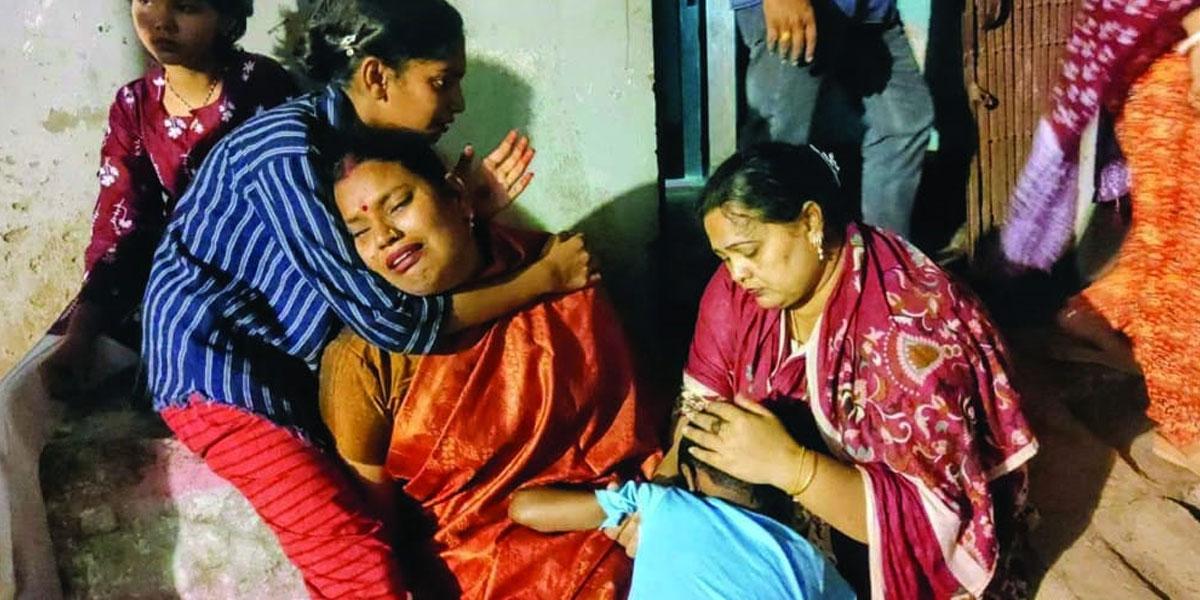 ময়মনসিংহে প্রতিমা বিসর্জনের সময় বিদ্যুৎস্পৃষ্টে একজনের মৃত্যু