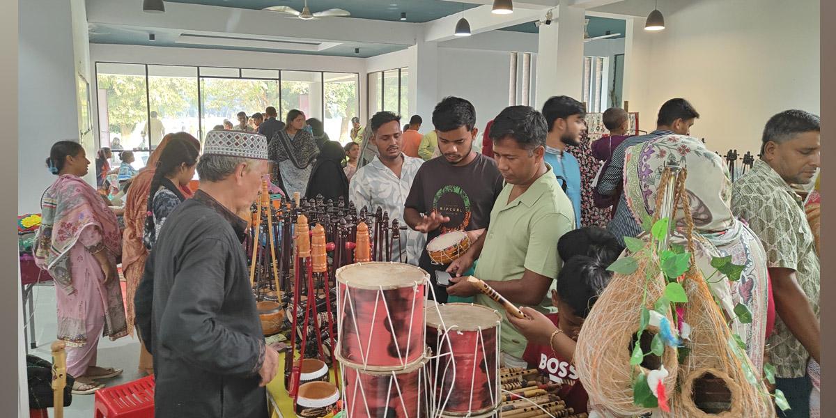 সোনারগাঁয় ৮ দিনব্যাপী লালন কারুমেলা শেষ হচ্ছে আজ