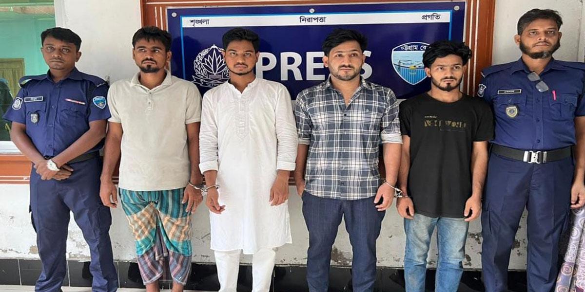 পুলিশের গাড়ি ভাঙচুর ও অস্ত্র ছিনতাই, ১৩ জনের বিরুদ্ধে মামলা