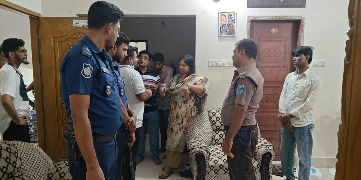 নরসিংদীতে গ্রিল কেটে বাড়িতে চুরি, ৮ ভরি স্বর্ণালংকারসহ ৫০ লাখ টাকা লুট