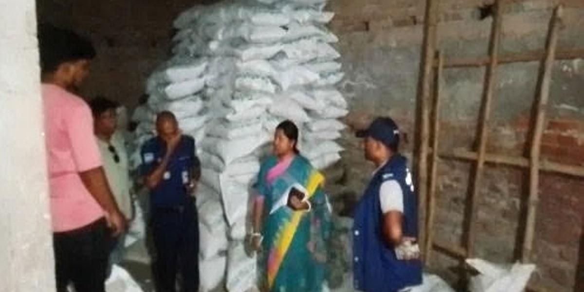 চুয়াডাঙ্গায় অবৈধ সার জব্দ, ডিলারের বিরুদ্ধে মামলা