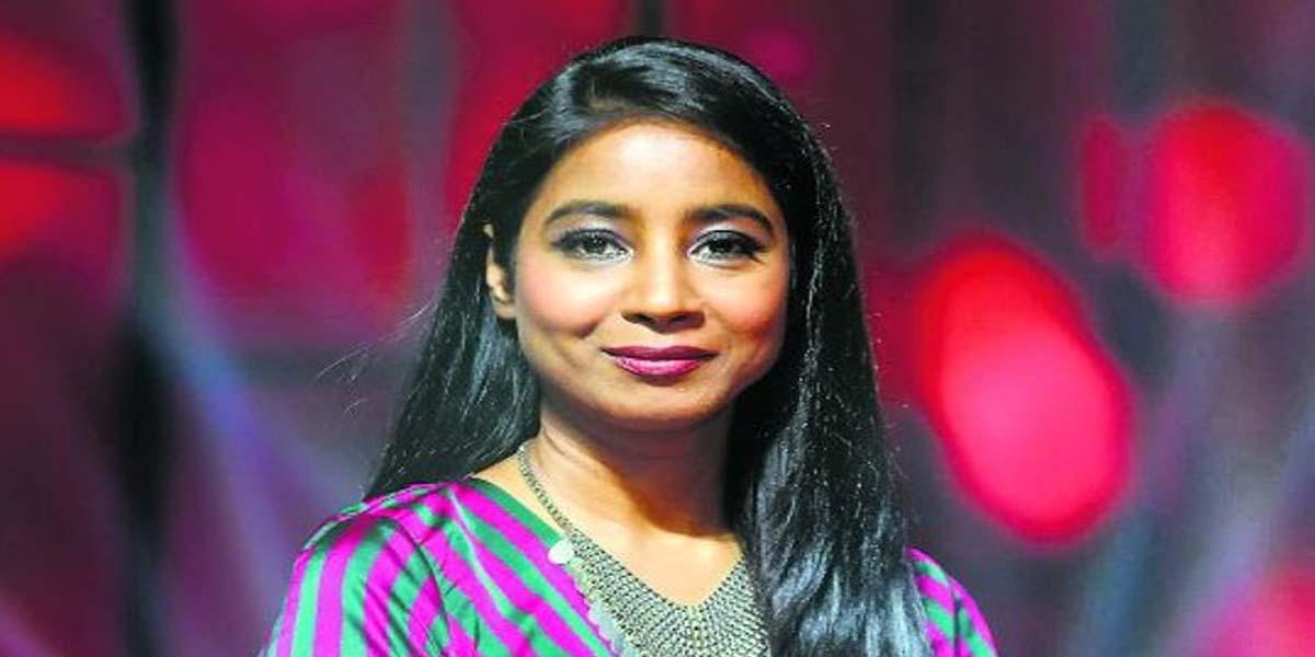 গান শেষের আগেই বন্ধ মাইক, মঞ্চে অপমানিত শিল্পা রাও