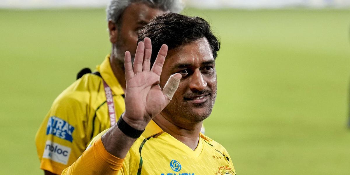 আইপিএলে খেলবেন কি না, ডিসেম্বরের আগেই জানাবেন ধোনি