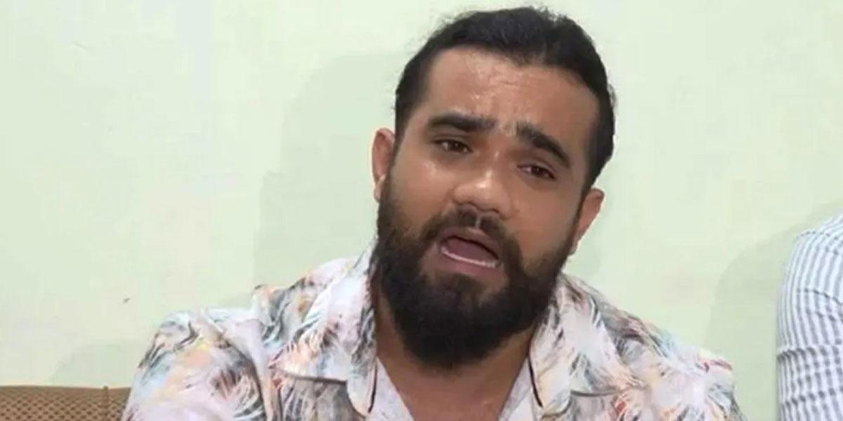 দেশ ছাড়ার গুঞ্জন, রুমি বলছেন দেশেই আছেন